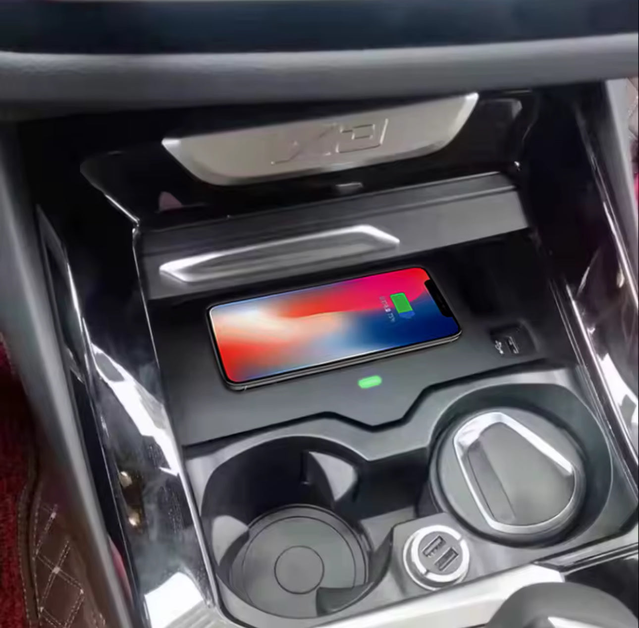 Bezprzewodowa ładowarka samochodowa 15W BMW