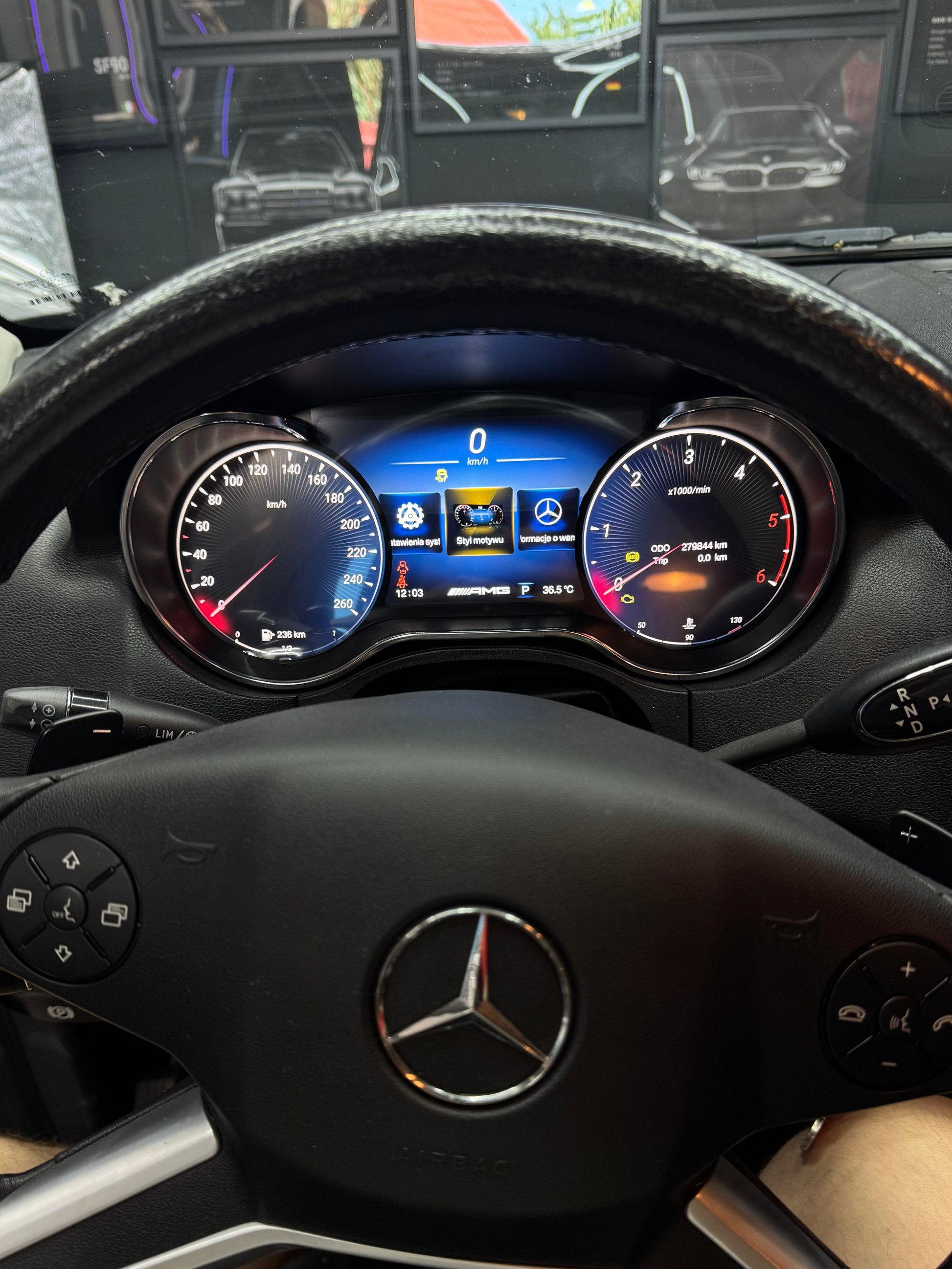WIRTUALNY KOKPIT DLA MERCEDESA